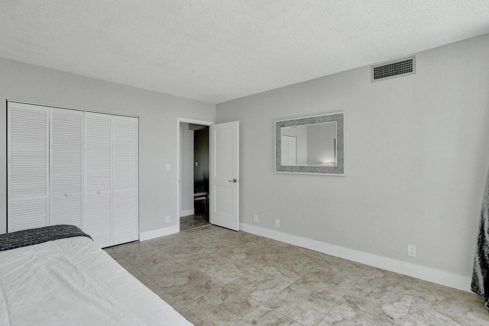 2715 N Ocean Boulevard, Unit 6C, Fort Lauderdale, FL 33308 Photo