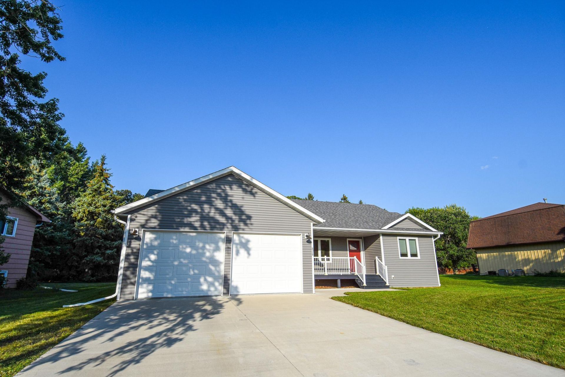 828 Alice Drive, Thief River Falls, MN 56701 Main Photo