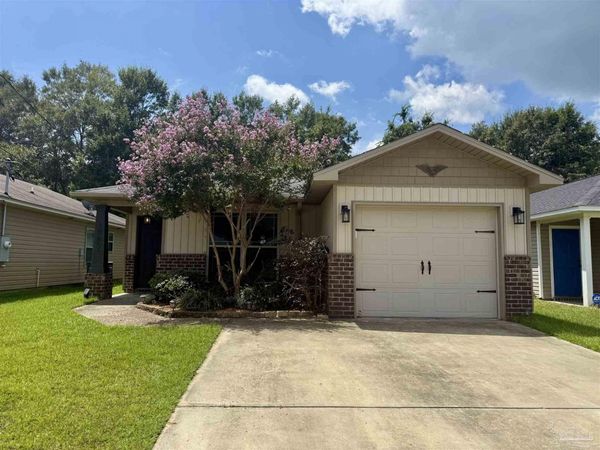 10605 Senegal Dr, Pensacola, FL 32534