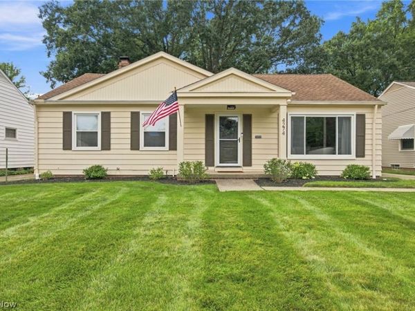 4274 W 202 , Fairview Park, OH 44126