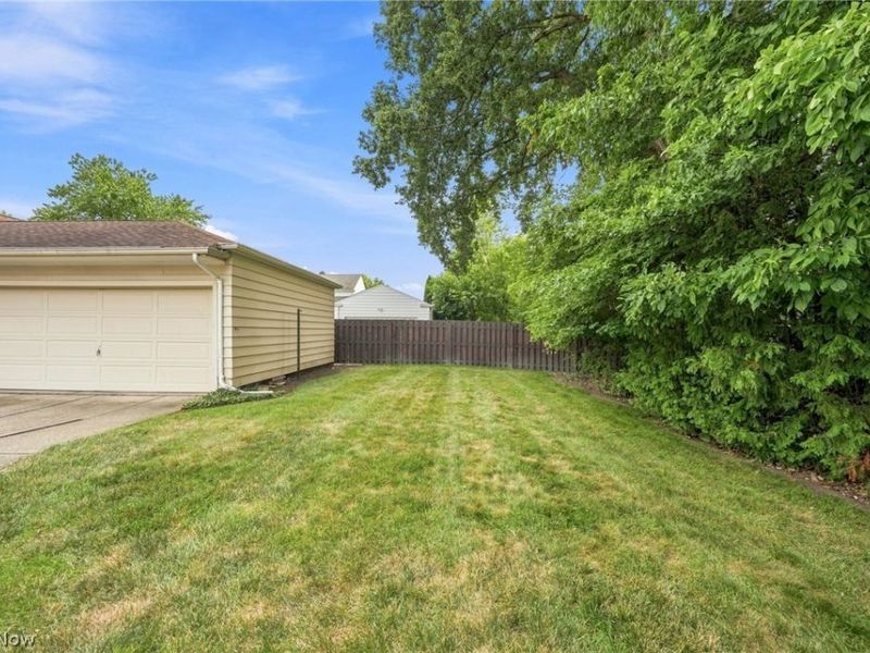 4274 W 202, Fairview Park, OH 44126 Photo 6