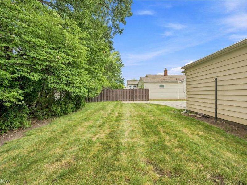 4274 W 202, Fairview Park, OH 44126 Photo 7