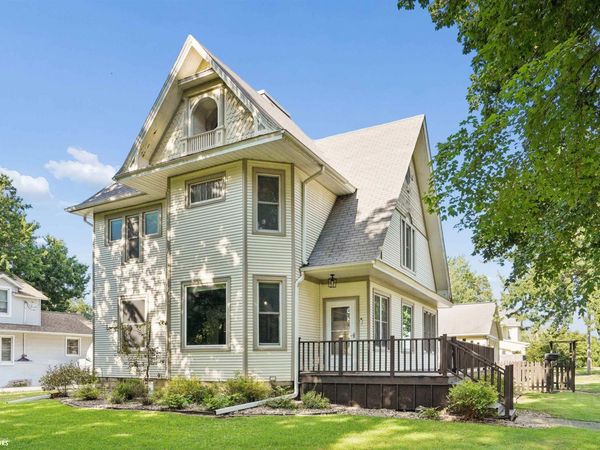 502 N 2nd, Wapello, IA 52653