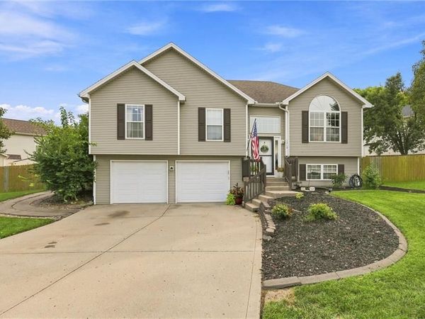 1319 NE 105th Terrace, Kansas City, MO 64155