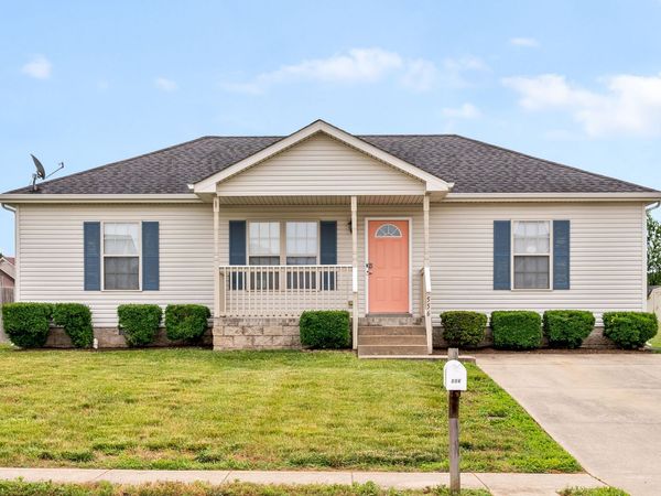 556 Oakmont Dr , Clarksville, TN 37042
