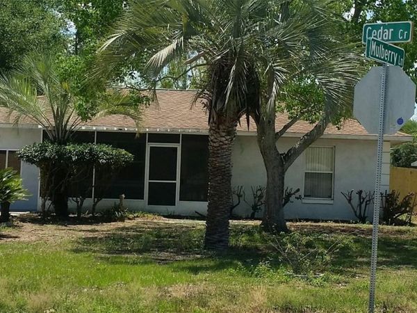 931 CEDAR CIRCLE , TAVARES, FL 32778