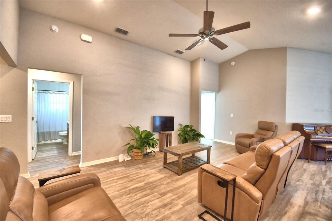 1390 Mezzavalle Way , Auburndale, FL 33823 Photo