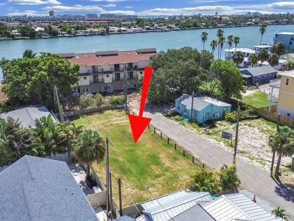 140 92ND AVENUE , TREASURE ISLAND, FL 33706