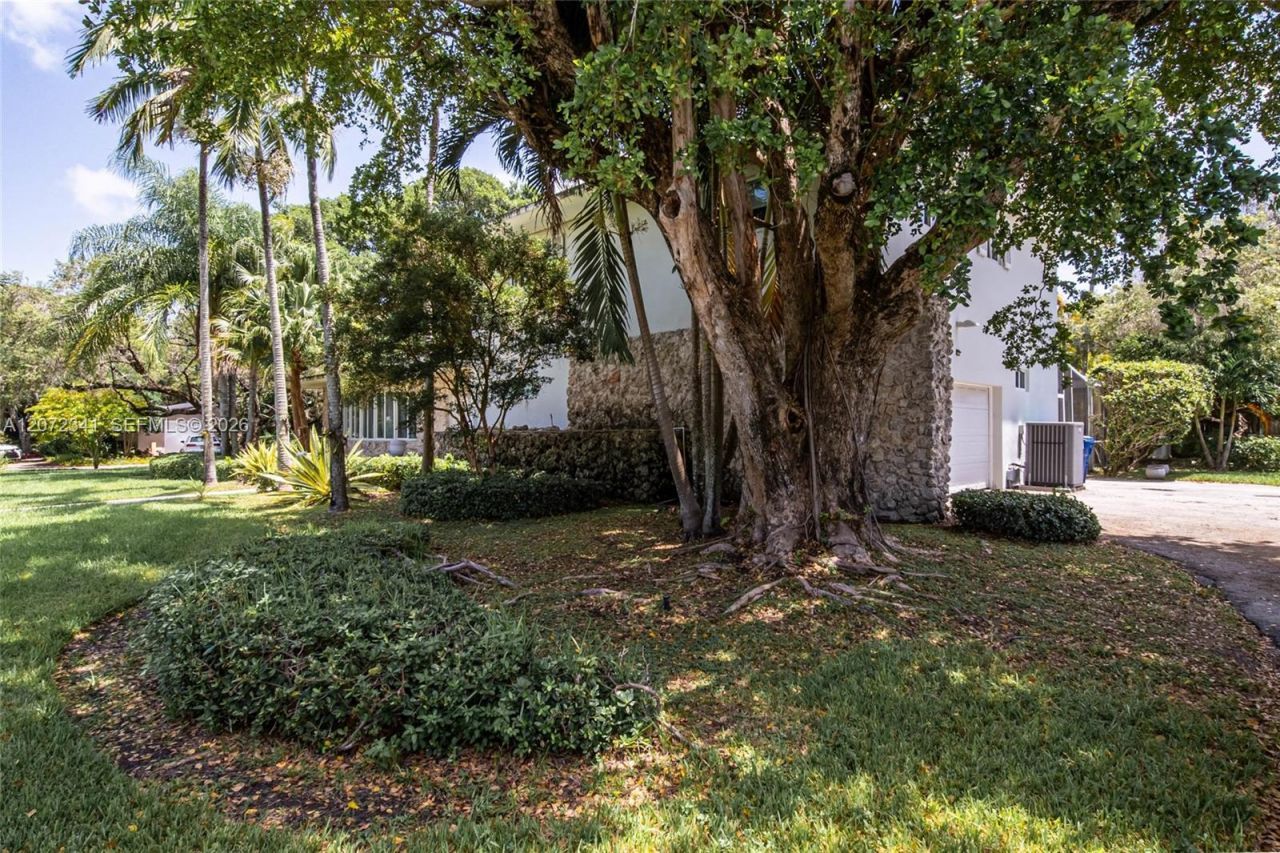 12555 SW 69th Ct, Pinecrest, FL 33156 Photo