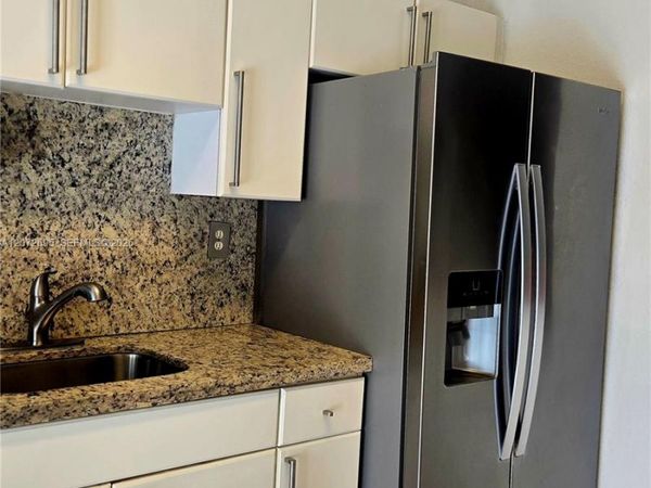 6900 NW 179th St , Unit 204-1, Hialeah, FL 33015