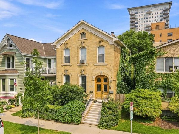 1308 N Astor STREET, Milwaukee, WI 53202