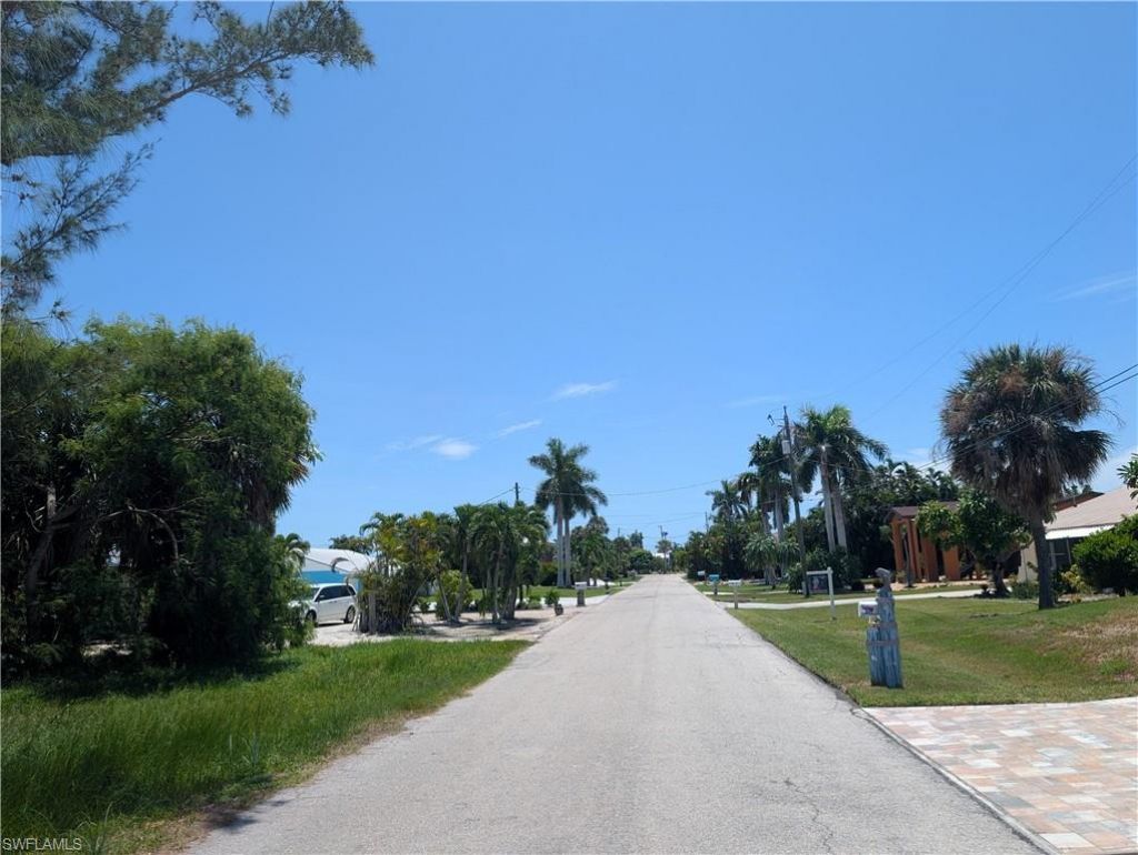 2727 Sanderling Ct, Saint James City, FL 33956 Photo