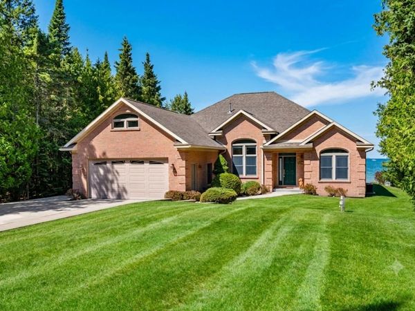 20740 Teds Road, Mackinaw City, MI 49701