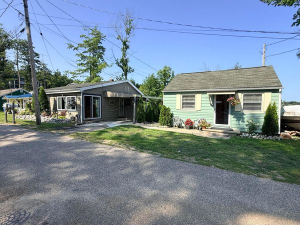 129 Tin Pan Alley, Houghton Lake, MI 48629