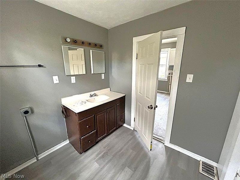 4501 Hyde Avenue, Cleveland, OH 44109 Photo 11