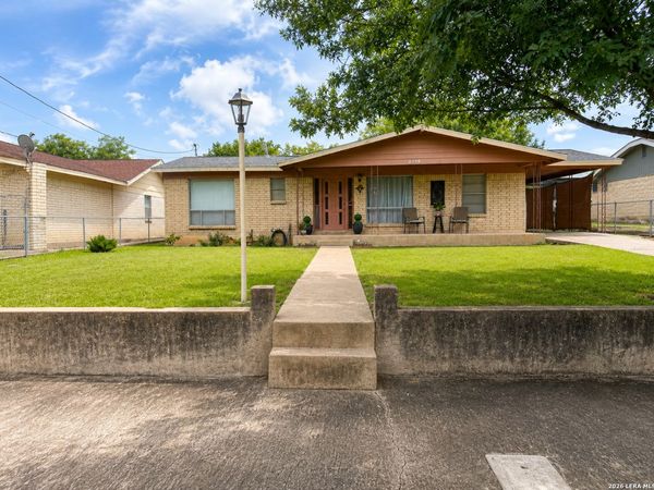 2178 Maverick Dr, Eagle Pass, TX 78852