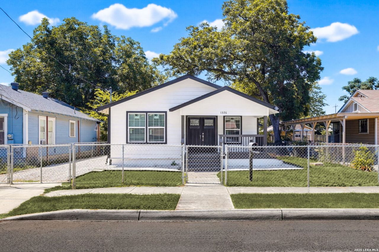 1326 W Winnipeg Ave, San Antonio, TX 78225 Main Photo