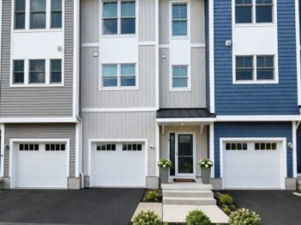 9 Raritan Cv, Keyport, NJ 07735