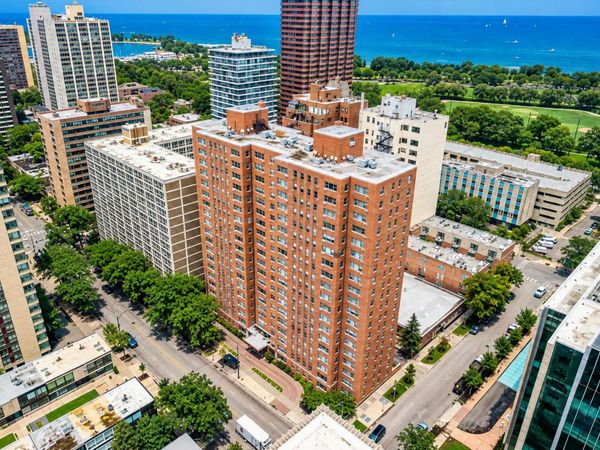 2909 N Sheridan Road , Unit 1703, Chicago, IL 60657