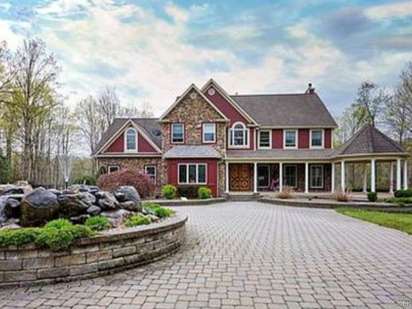 14 Stonewall Court, Warwick, NY 10990