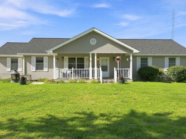 9170 E Division Road, Knox, IN 46534