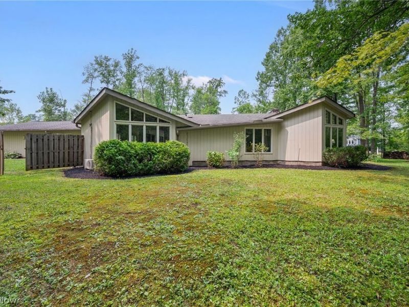 8995 Knotty Pine Lane , Chardon, OH 44024 Photo 38