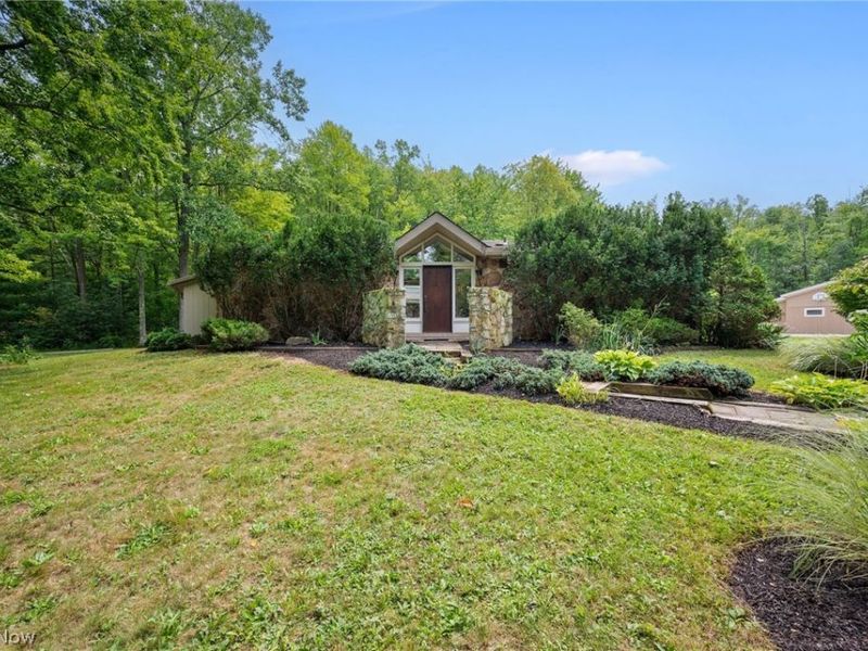 8995 Knotty Pine Lane , Chardon, OH 44024 Photo 39