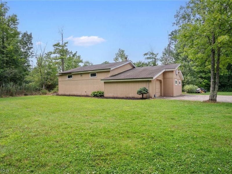 8995 Knotty Pine Lane , Chardon, OH 44024 Photo 40