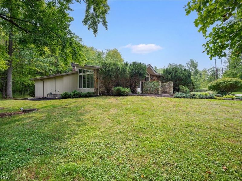 8995 Knotty Pine Lane , Chardon, OH 44024 Photo 48