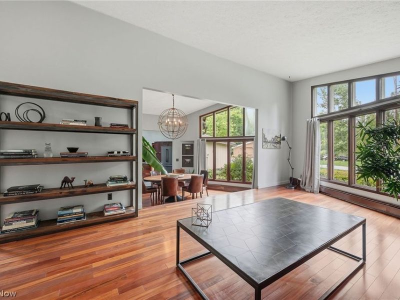 8995 Knotty Pine Lane , Chardon, OH 44024 Photo 7