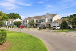1282 Harvester Circle photo 4