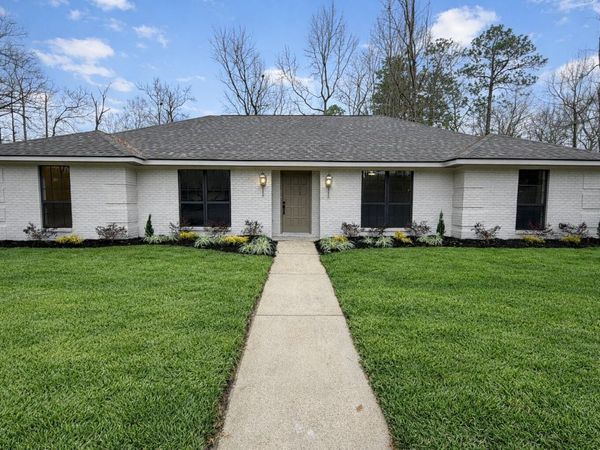 3002 Raphael Dr., Hattiesburg, MS 39402