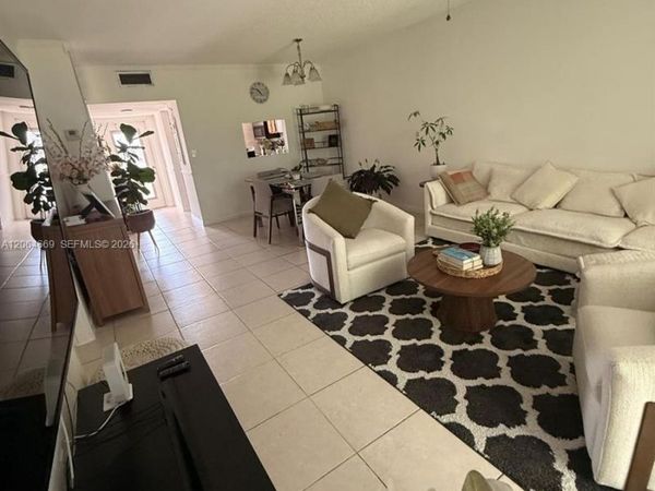 1055 Country Club Dr , Unit 402, Margate, FL 33063