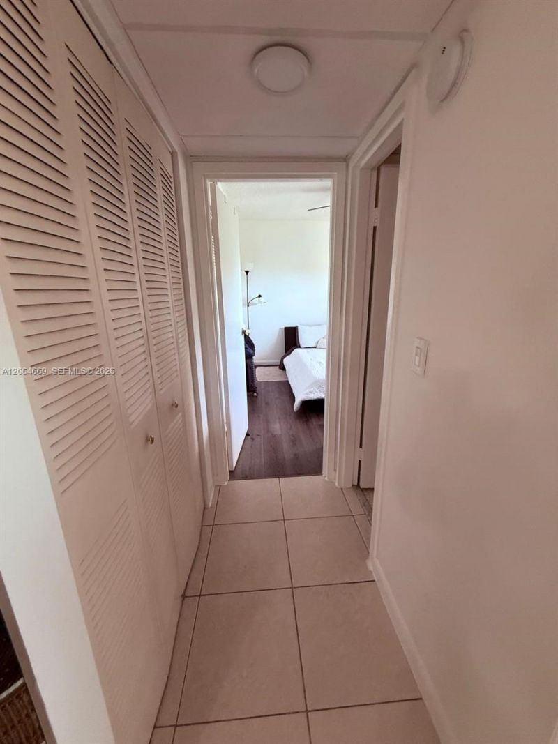 1055 Country Club Dr , Unit 402, Margate, FL 33063 Photo