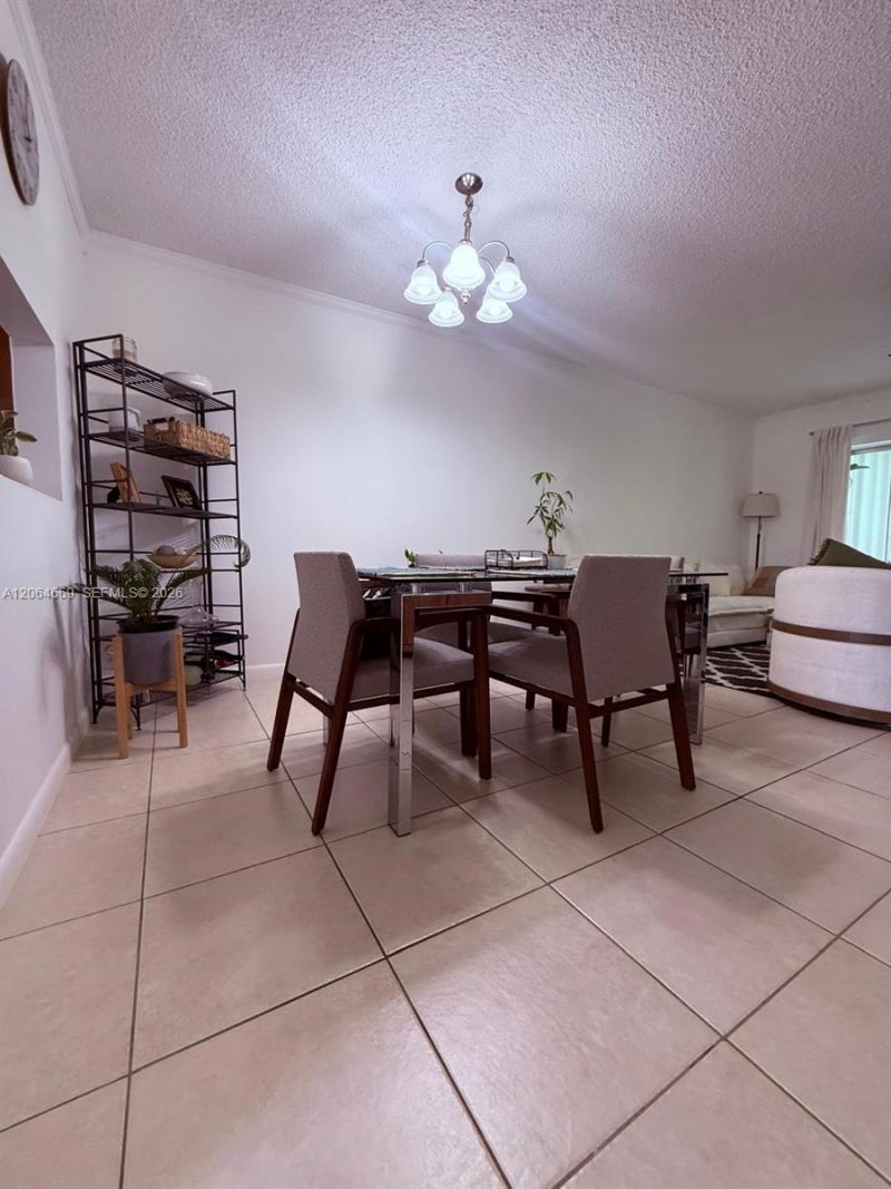 1055 Country Club Dr , Unit 402, Margate, FL 33063 Photo