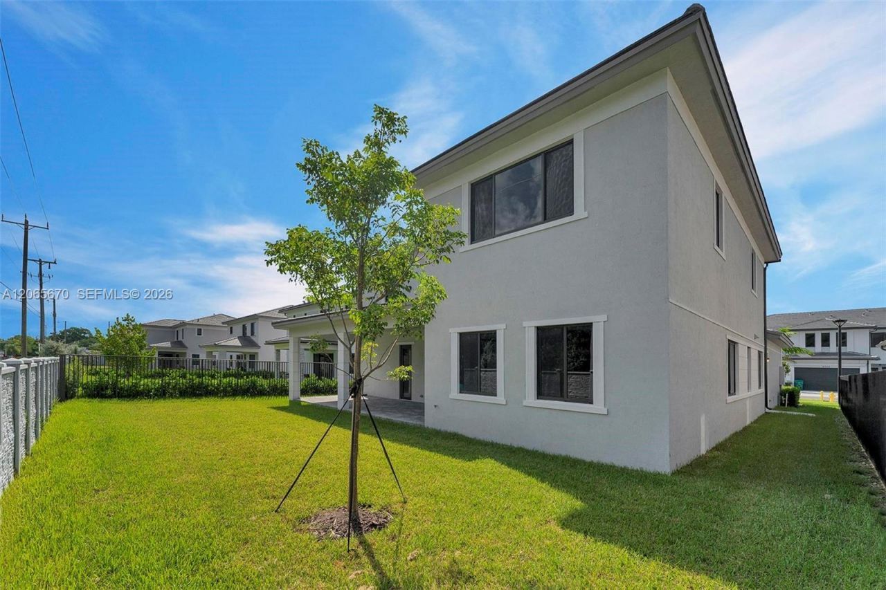 8283 SW 120th Ter , Miami, FL 33156 Photo