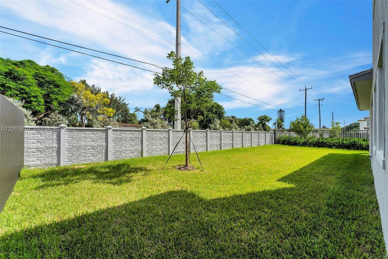 8283 SW 120th Ter , Miami, FL 33156 Photo