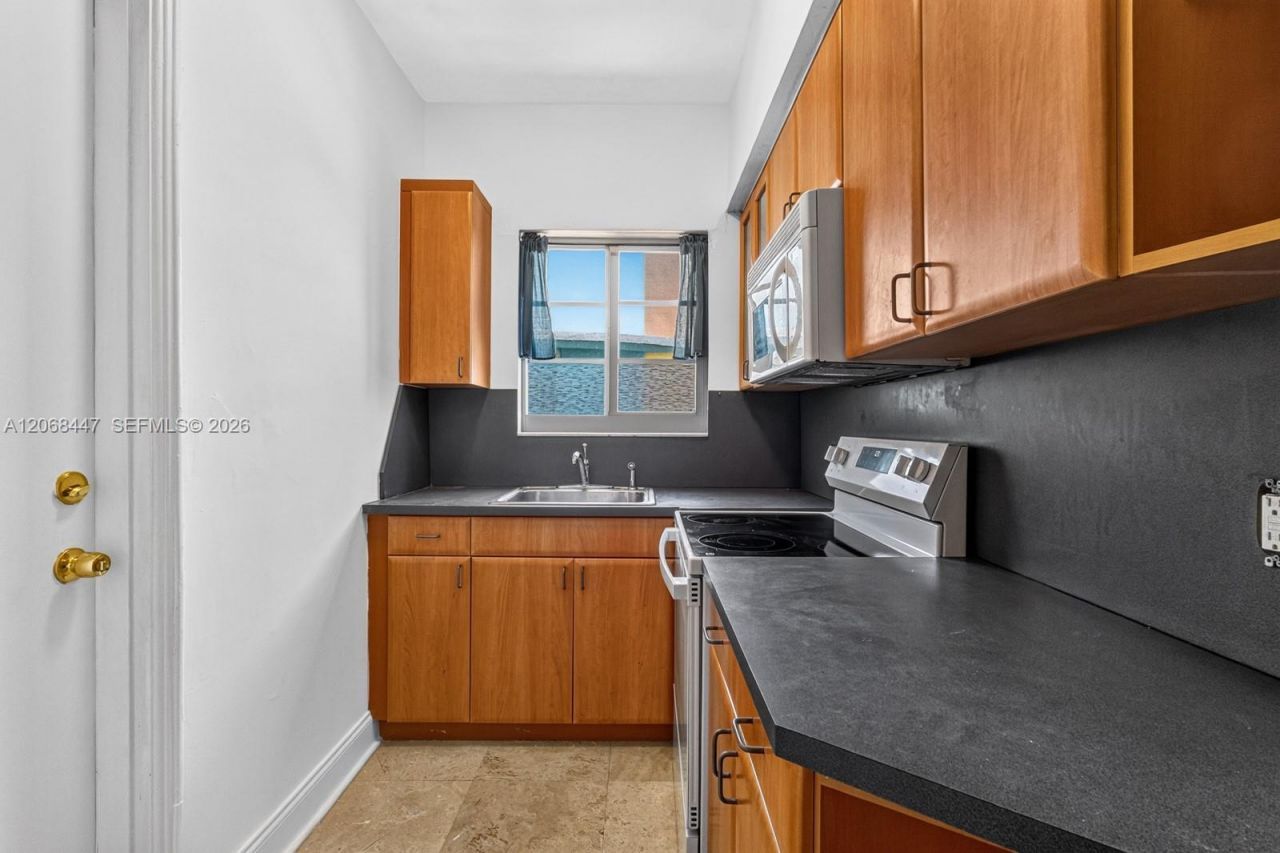 1341 Meridian Ave, Unit 202, Miami Beach, FL 33139 Photo