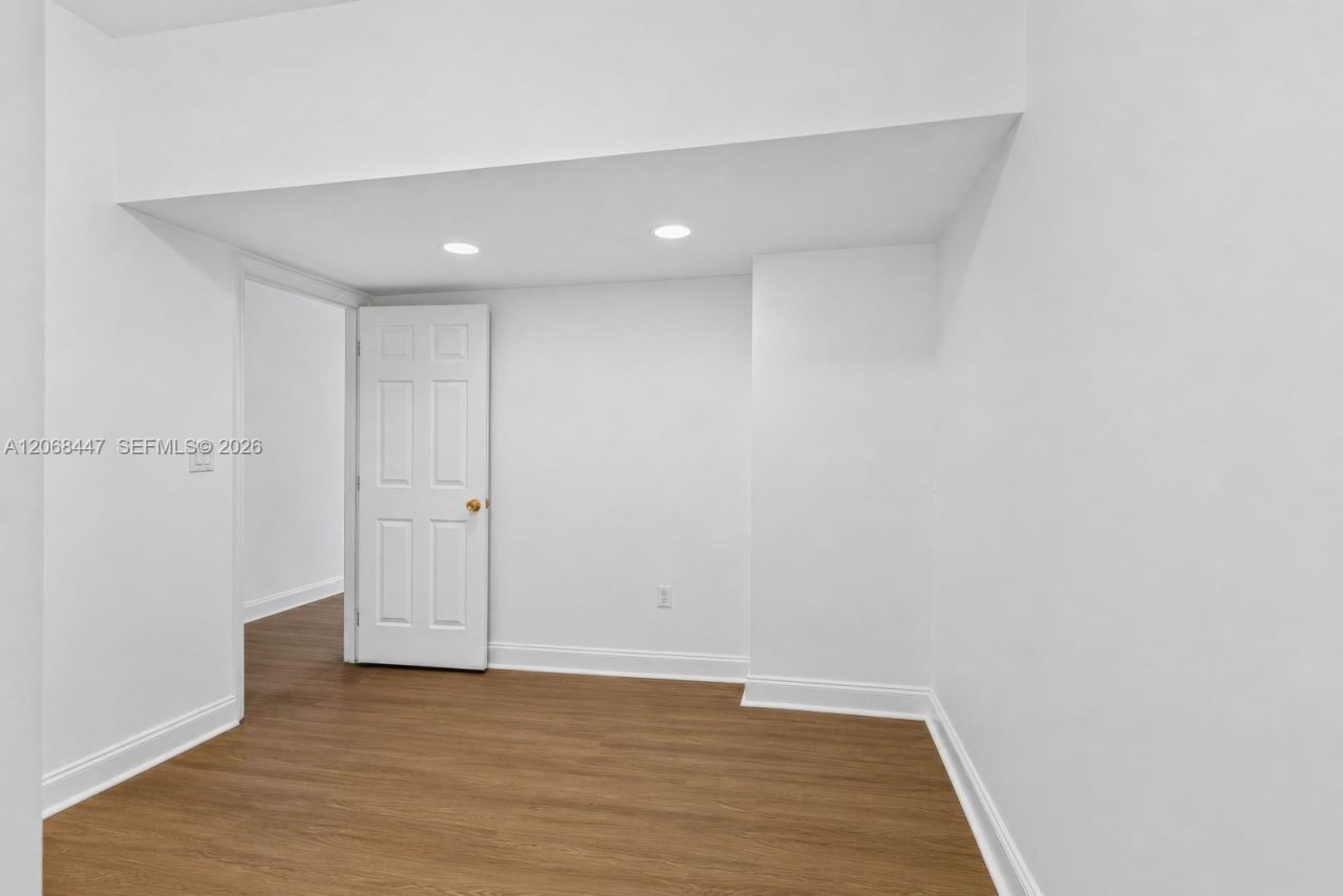 1341 Meridian Ave, Unit 202, Miami Beach, FL 33139 Photo