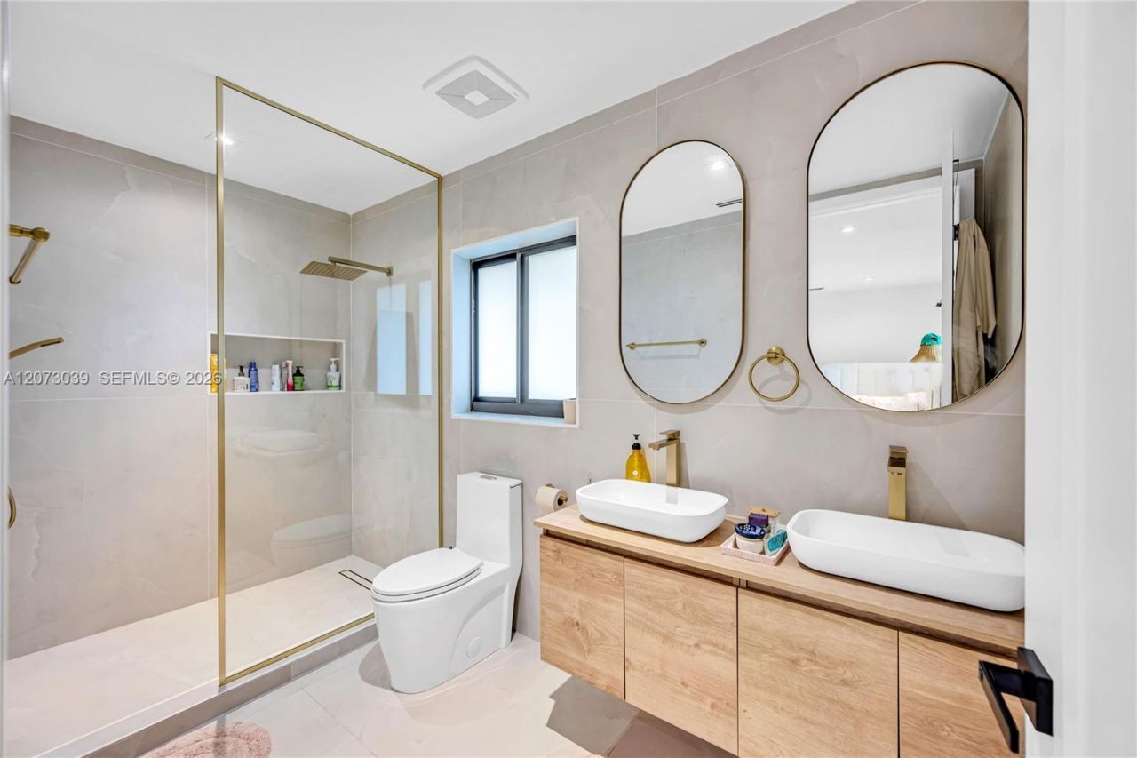 835 NE 120th St, Biscayne Park, FL 33161 Photo