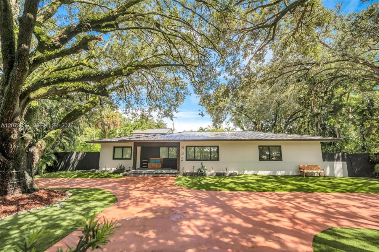 835 NE 120th St, Biscayne Park, FL 33161 Photo