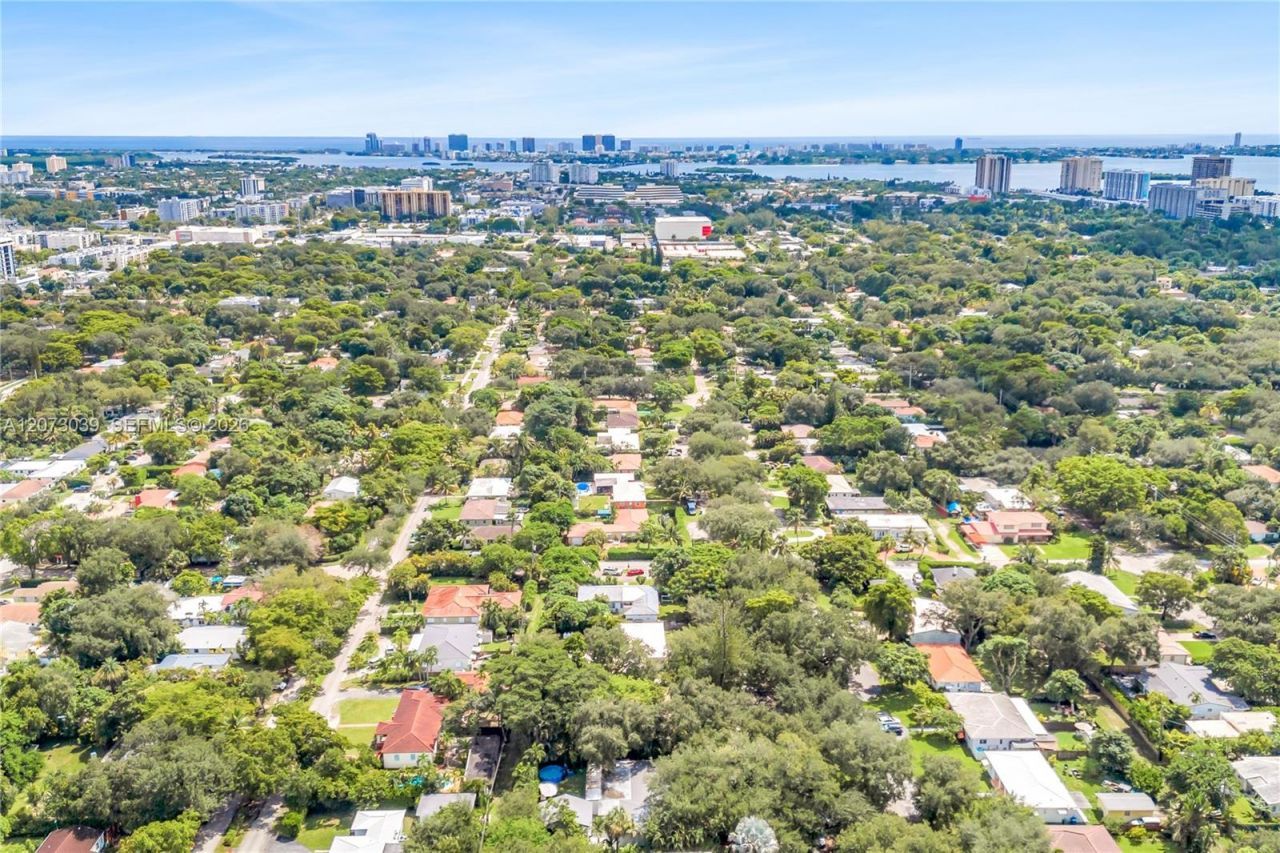 835 NE 120th St, Biscayne Park, FL 33161 Photo