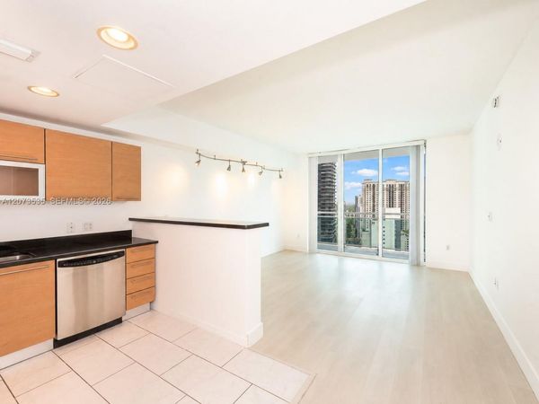 951 Brickell Ave, Unit 2709, Miami, FL 33131