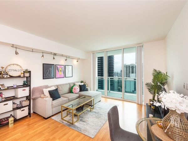 951 Brickell Ave , Unit 2709, Miami, FL 33131