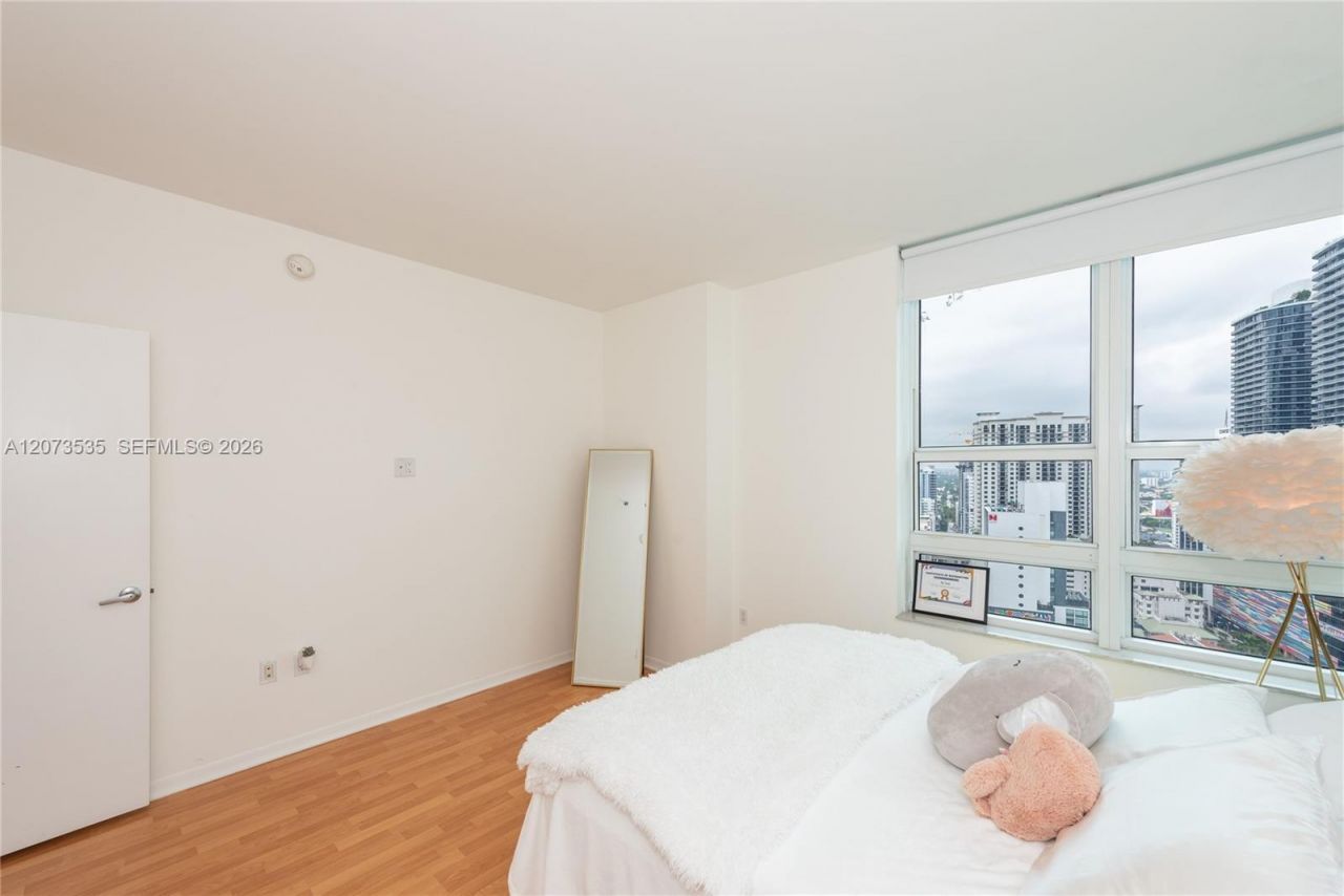 951 Brickell Ave , Unit 2709, Miami, FL 33131 Photo