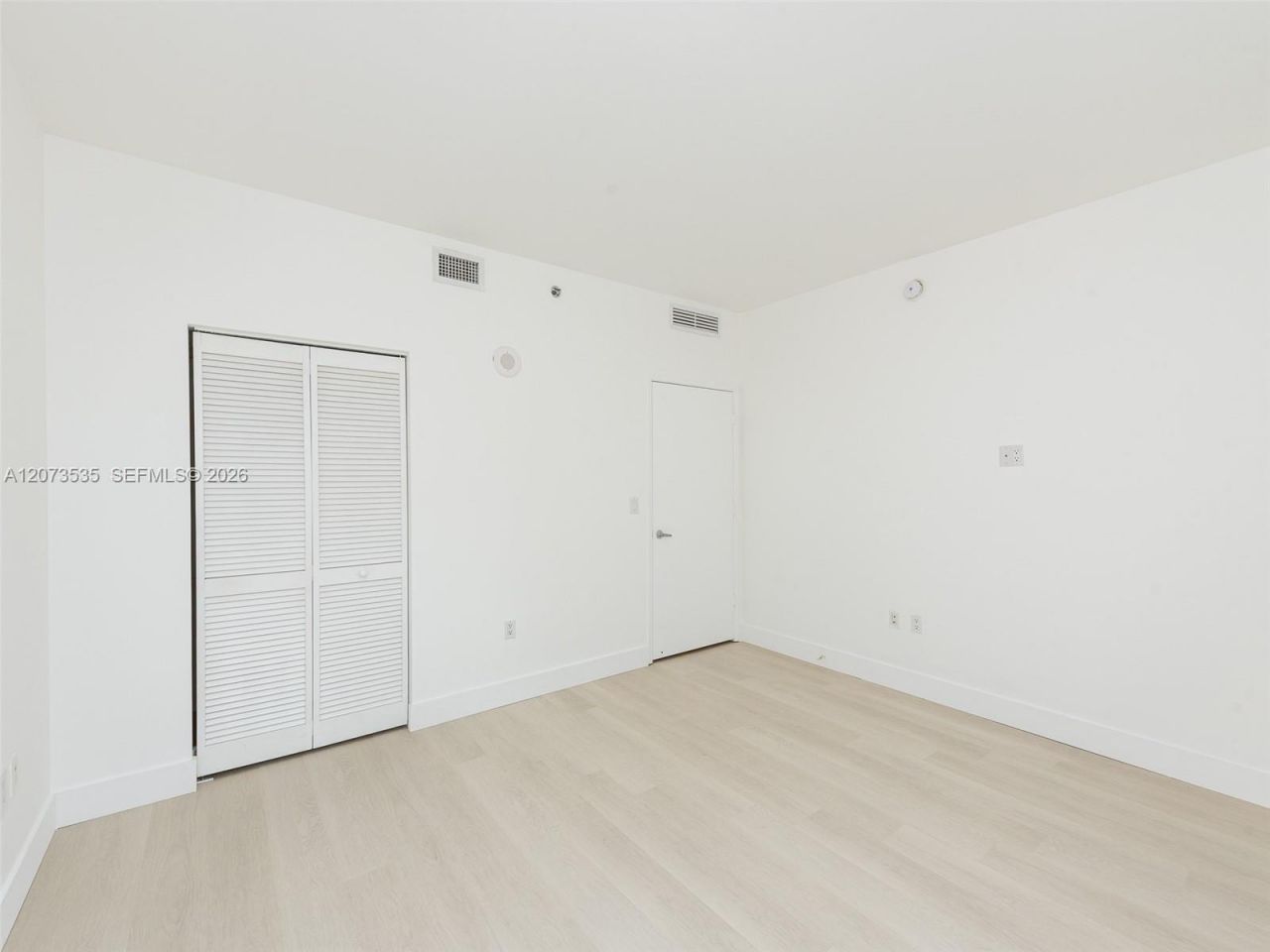 951 Brickell Ave, Unit 2709, Miami, FL 33131 Photo