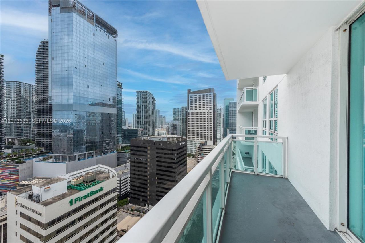 951 Brickell Ave , Unit 2709, Miami, FL 33131 Photo