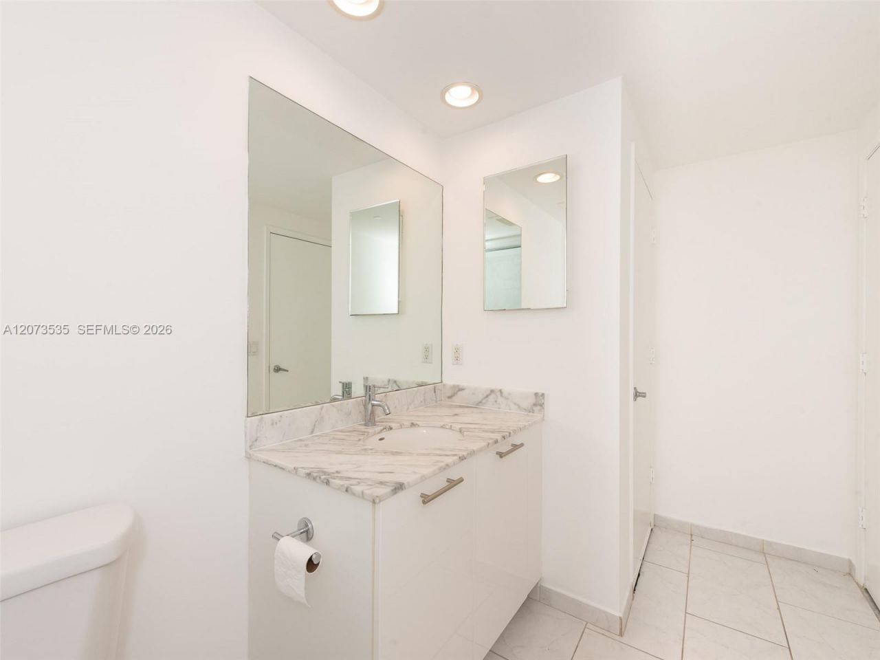 951 Brickell Ave, Unit 2709, Miami, FL 33131 Photo
