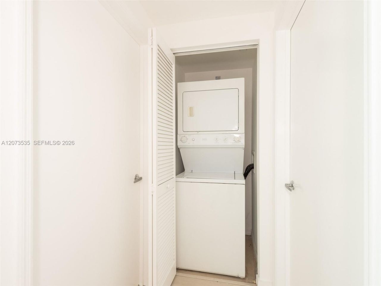 951 Brickell Ave, Unit 2709, Miami, FL 33131 Photo
