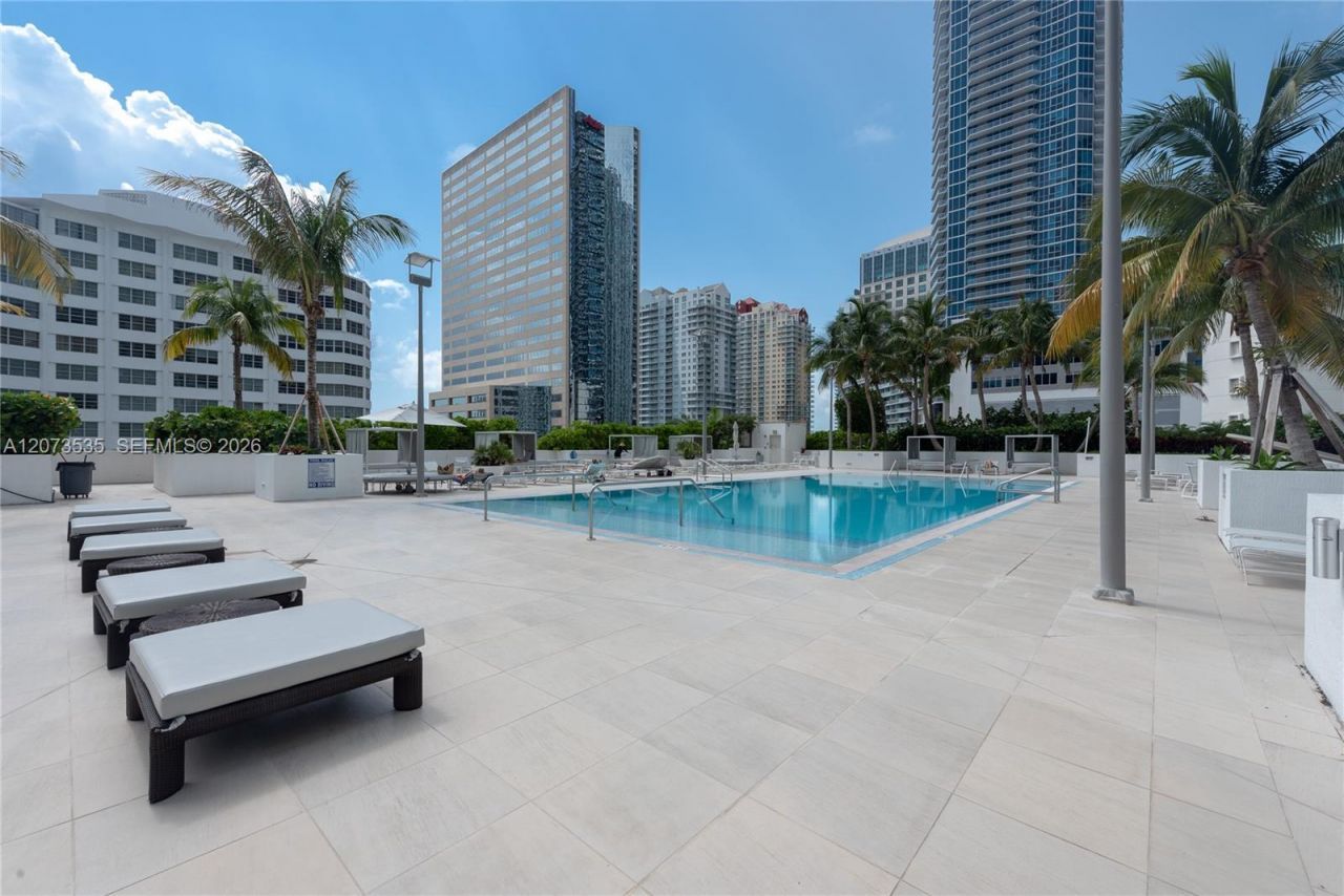 951 Brickell Ave , Unit 2709, Miami, FL 33131 Photo